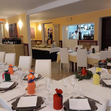 Locanda Della Luna Rossa Calosso Eksteriør billede