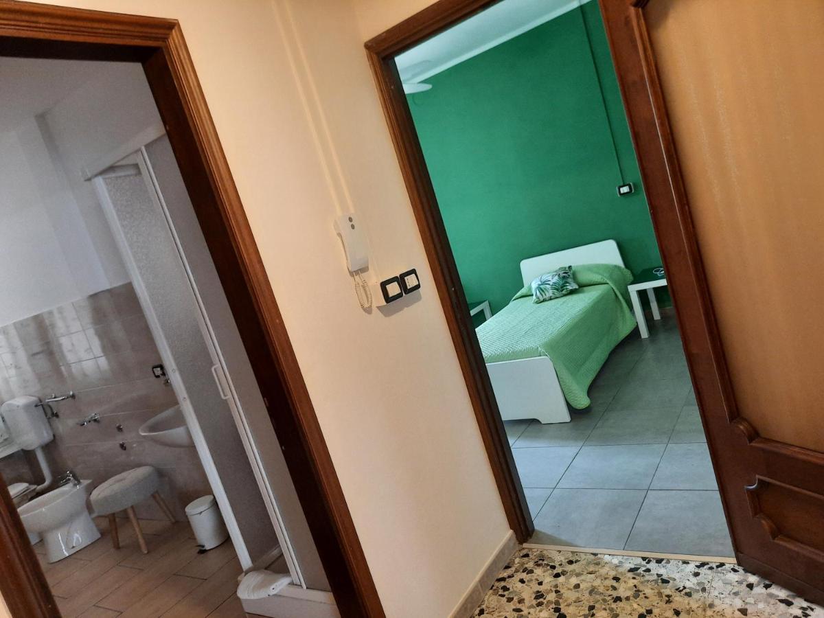 Locanda Della Luna Rossa Calosso Eksteriør billede