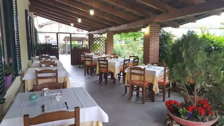 Locanda Della Luna Rossa Calosso Eksteriør billede