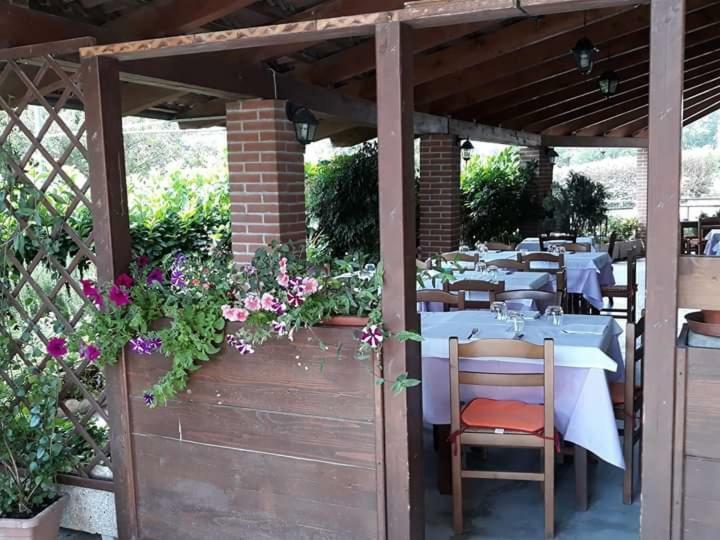 Locanda Della Luna Rossa Calosso Eksteriør billede